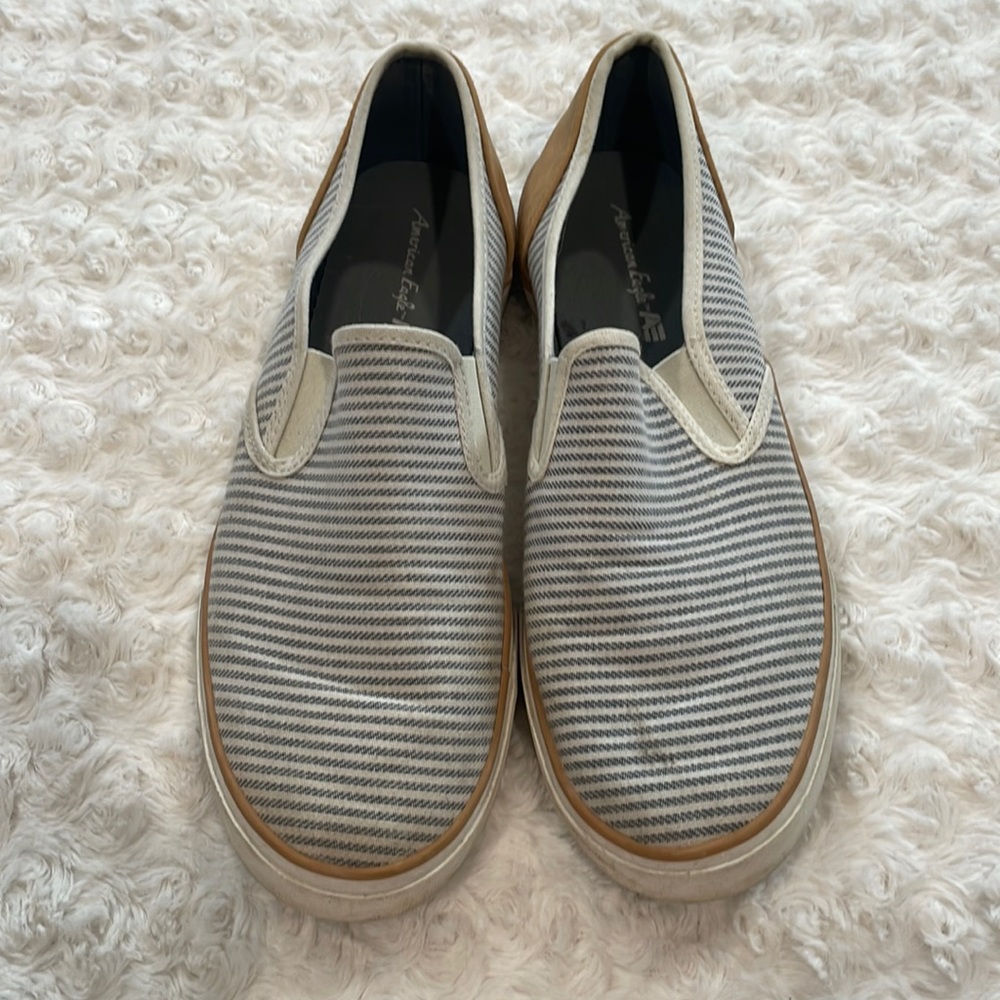 Size 10 America Eagle flats